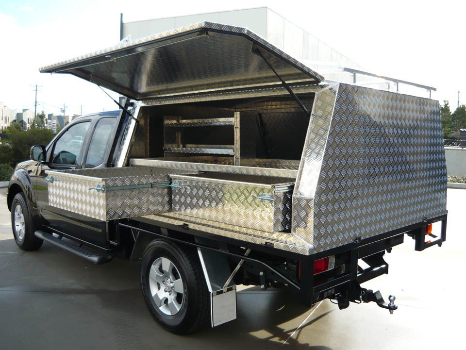 <span  class="uc_style_uc_tiles_grid_image_elementor_uc_items_attribute_title" style="color:#EFF7F9;">Two door lift off canopy on Nissan Navara with internal drawer set - No.51</span>
