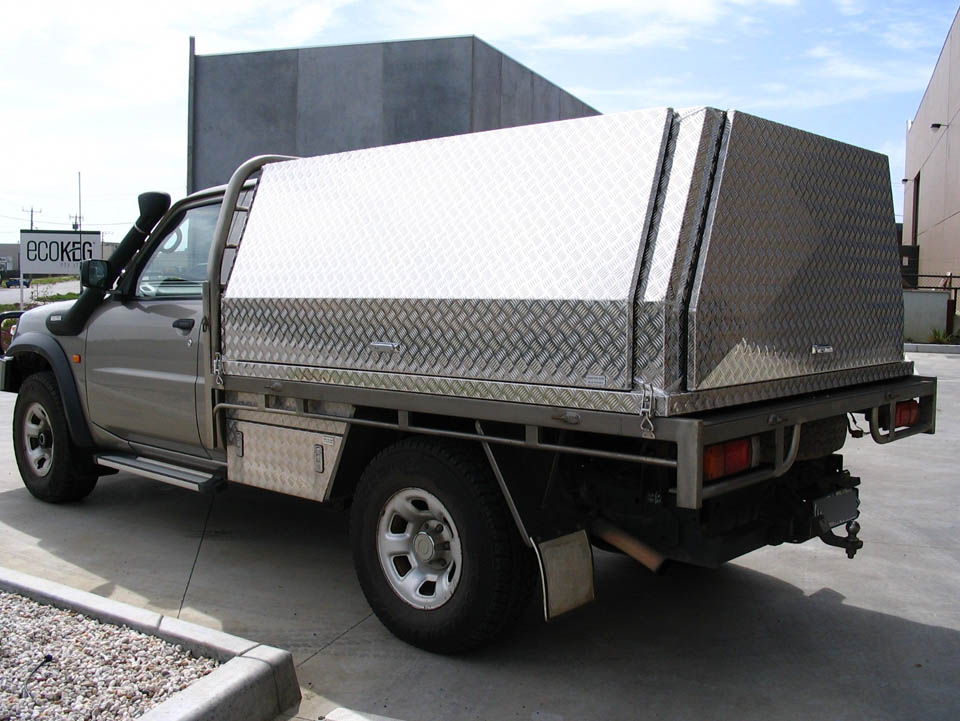 <span  class="uc_style_uc_tiles_grid_image_elementor_uc_items_attribute_title" style="color:#EFF7F9;">Three door lift canopy on Nissan Patrol - No.37</span>