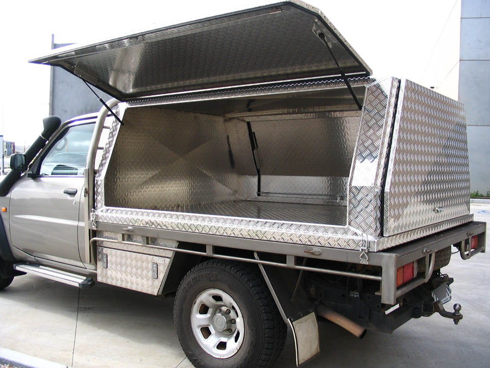 <span  class="uc_style_uc_tiles_grid_image_elementor_uc_items_attribute_title" style="color:#EFF7F9;">Three door lift canopy on Nissan Patrol - No.38</span>