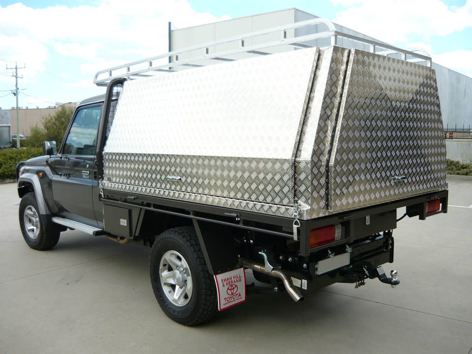 <span  class="uc_style_uc_tiles_grid_image_elementor_uc_items_attribute_title" style="color:#EFF7F9;">Three door lift off canopy on Toyota Land Cruiser - No.9</span>