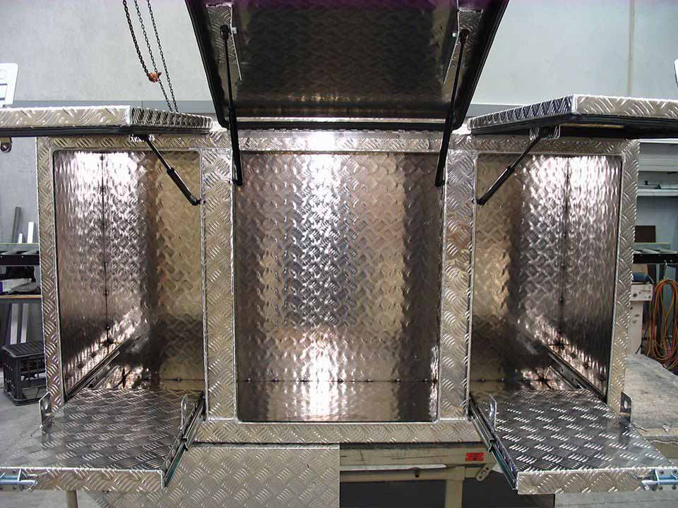 <span  class="uc_style_uc_tiles_grid_image_elementor_uc_items_attribute_title" style="color:#ffffff;">Building custom fabrications specialising in aluminium cutting, folding, MIG and TIG welding</span>