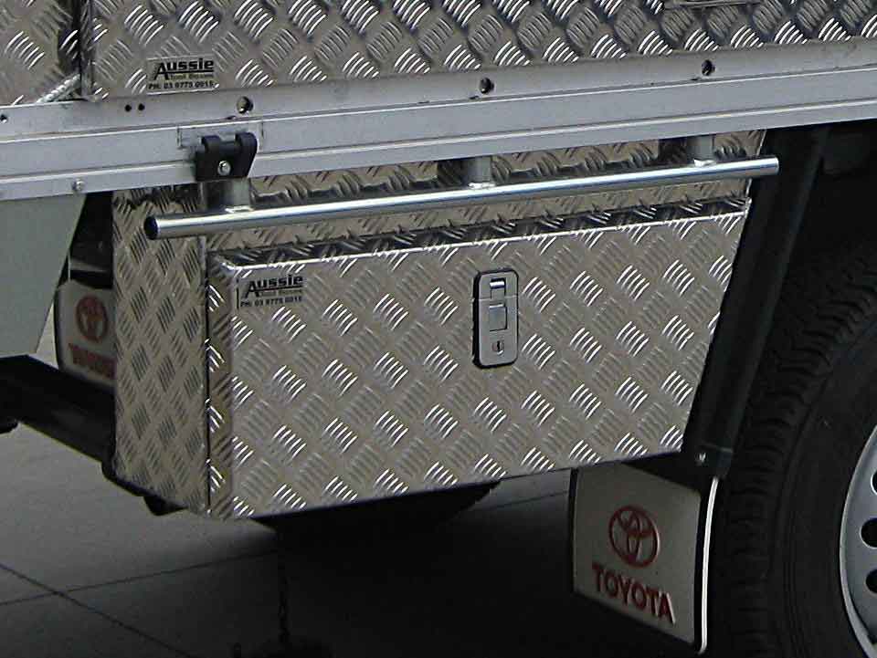 <span  class="uc_style_uc_tiles_grid_image_elementor_uc_items_attribute_title" style="color:#ffffff;">Under tray tool boxes are built from aluminium tread plate with a minimum thickness of 2mm</span>