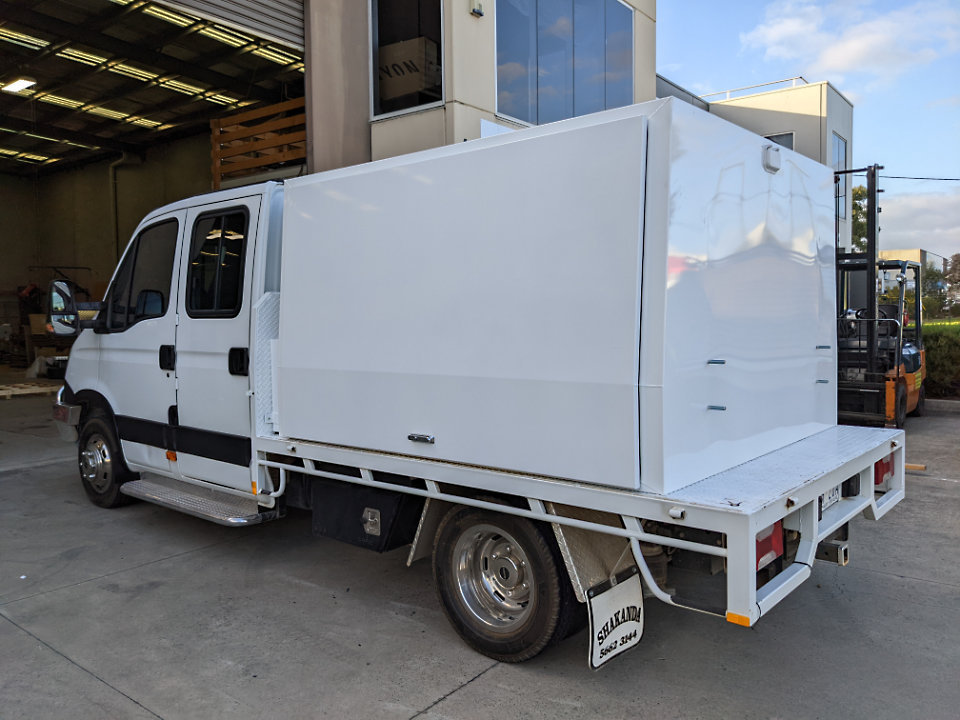 <span  class="uc_style_uc_tiles_grid_image_elementor_uc_items_attribute_title" style="color:#EFF7F9;">Custom truck canopy powder coated pearl white</span>